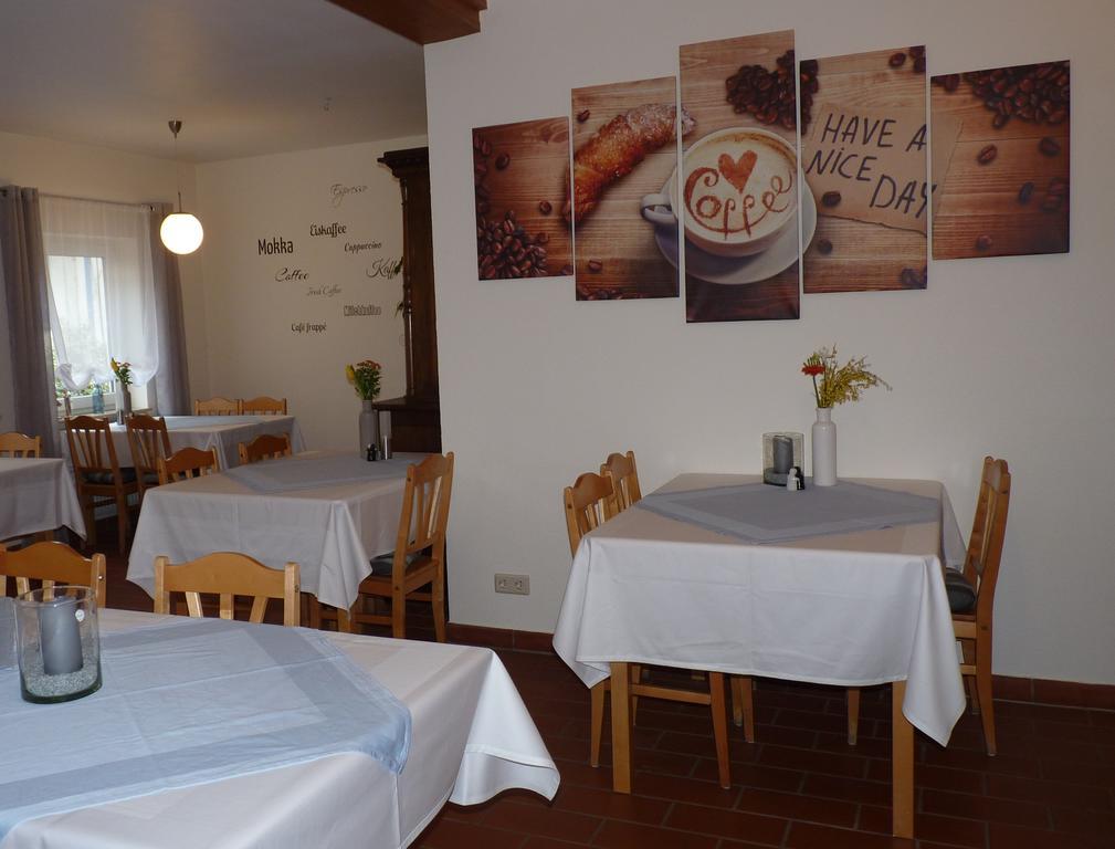 Gaestehaus Bacchus Wachenheim an der Weinstrasse Ngoại thất bức ảnh